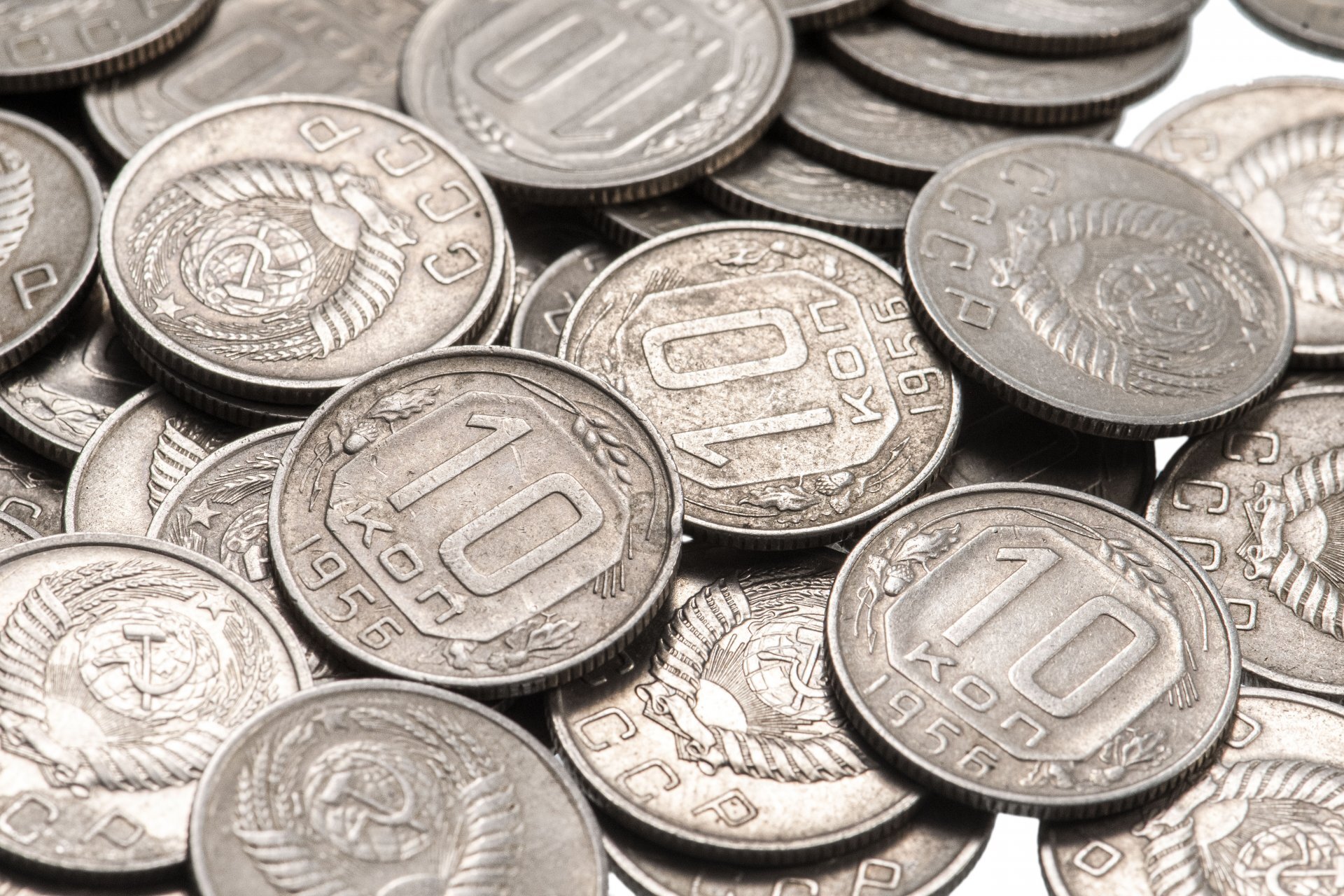Самые дешевые монеты. Монеты СССР 1921-1958 годов. 10 Копеек материал. Купить копейку за 10.