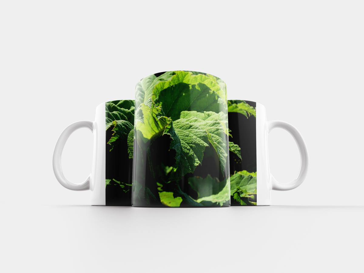 Кружка труба. Растения в чашках. Кружка с растениями. Чашка растительный дизайн. Кружка растения.