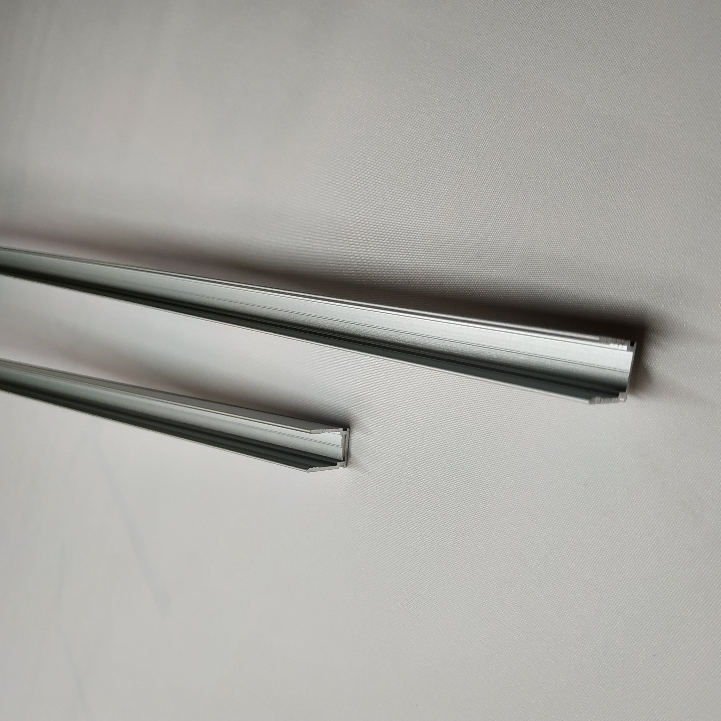 Соединитель для неона lp 8х16мм 2835c-220. Профиль для гибкого неона 8х16 алюминиевый. Профиль для гибкого неона 8х16. Профиль для светодиодного неона 8х16. Профиль для мини-неона алюминиевый 8х16 мм.