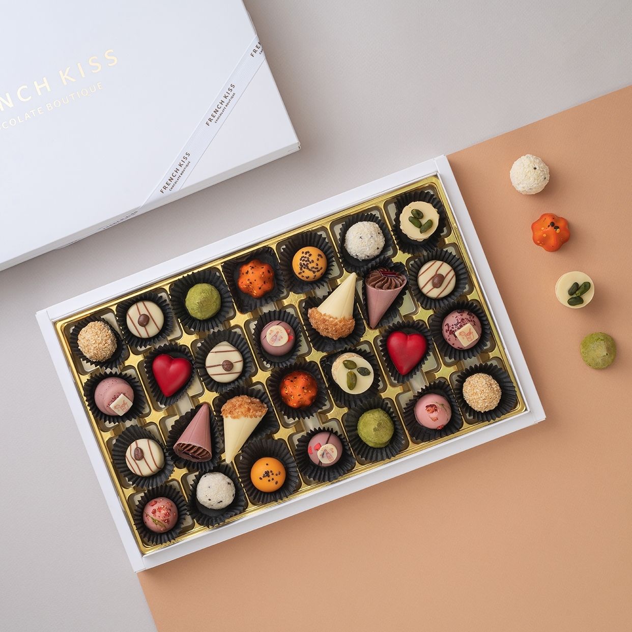 Красивые шоколадные плитки. 28 конфет. Конфеты мама таня. День шоколадных конфет картинки. Российские шоколадные конфеты.