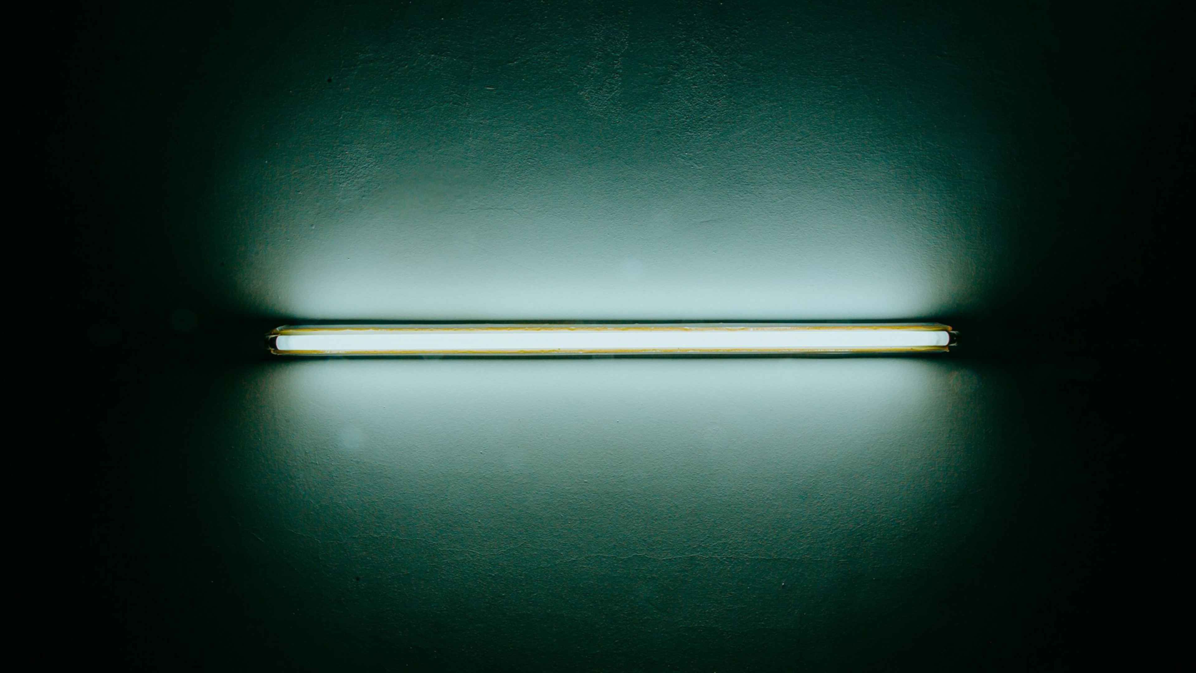 Лампочка эдисона в подвале. Лампа для рабочего стола. Glow lamp. Glow lamp. Лампа илюминейшен.