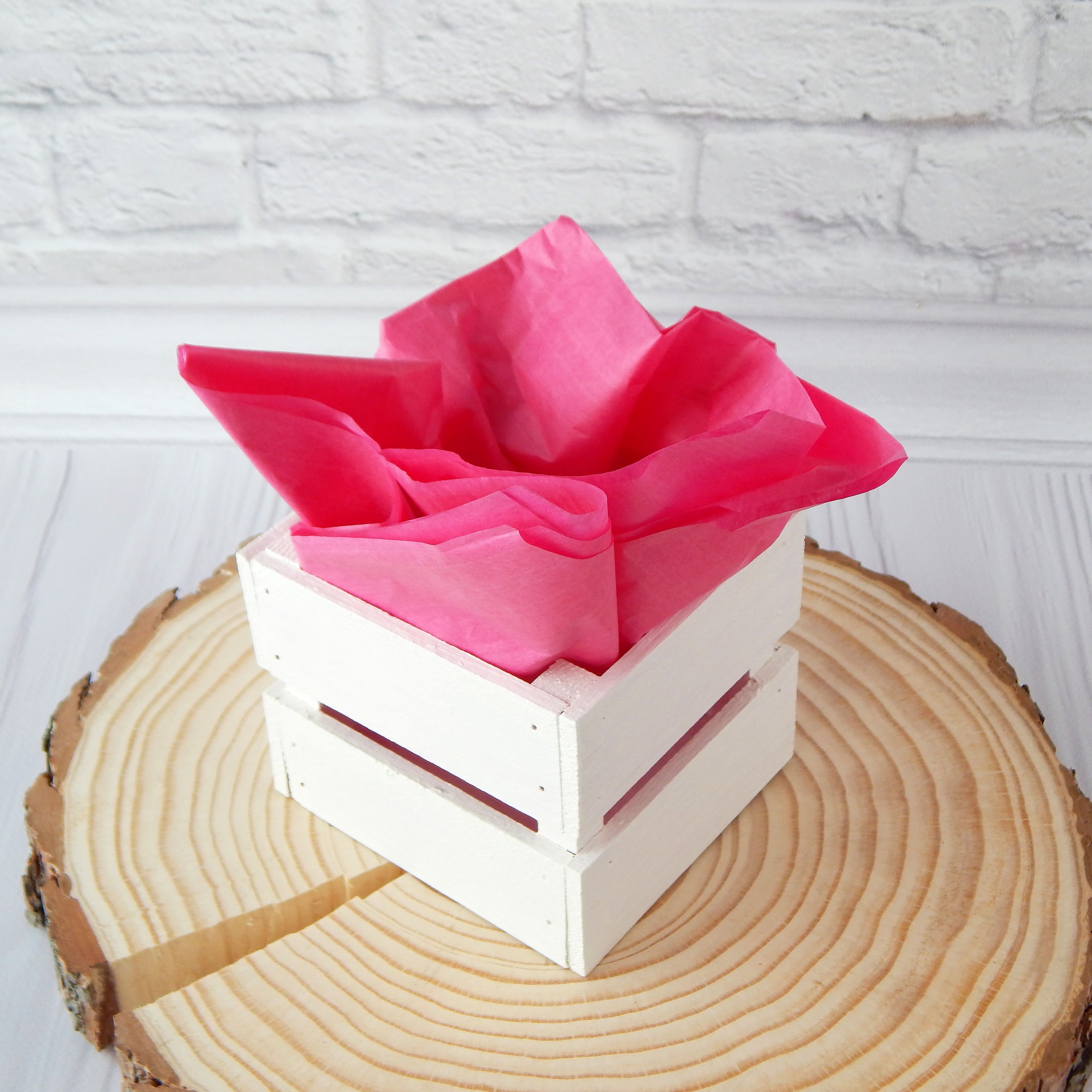 бумага тишью для упаковки подарков. упаковка в упаковочную бумагу. бумага тишью салатовая. бумага тишью для упаковки подарков. тишью ts-o19.