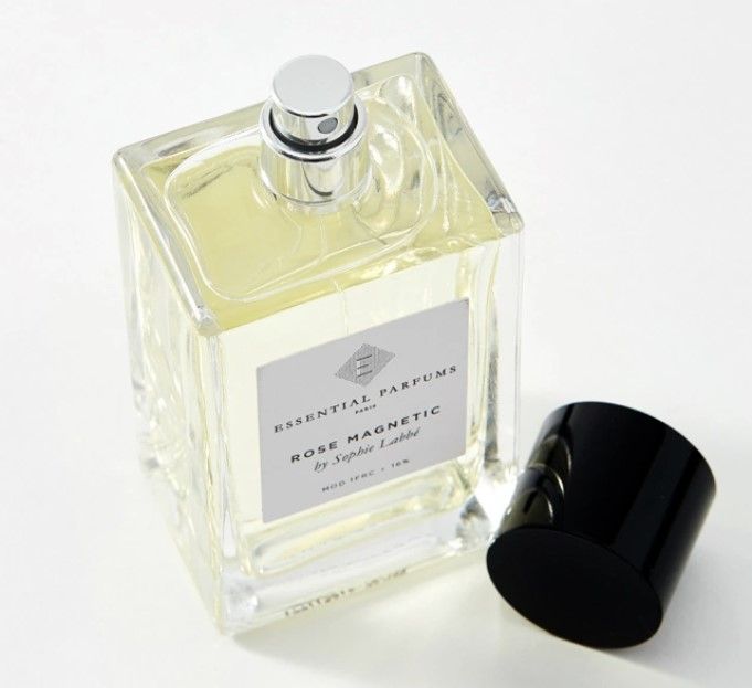 Essential parfums paris orange. Essential Parfums Paris Rose Magnetic упаковка. Essential Parfums Paris 25мл. Essential Parfums сет. Бриони Ессентиаль Парфюм.