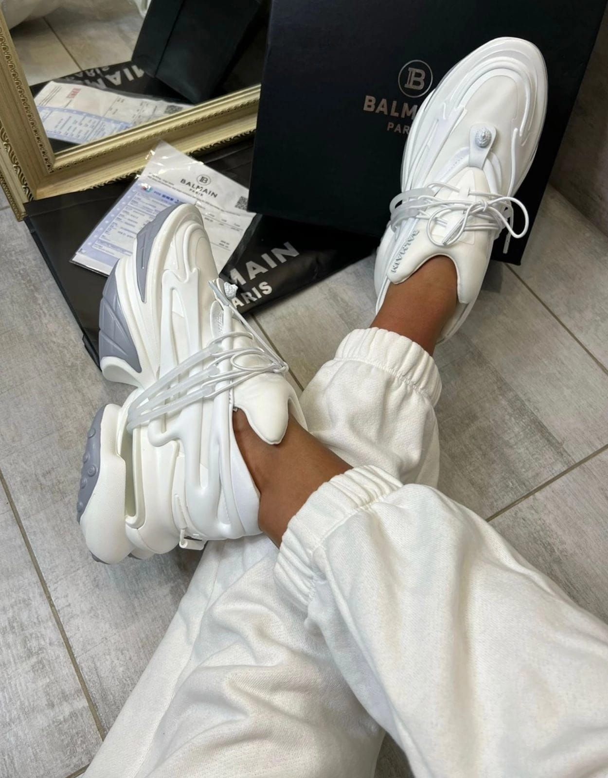Balmain unicorn кроссовки. Балмаин Юникорн. Кроссовки Бальман. Кроссовки Balmain женские. Кроссовки Балмаин женские белые.