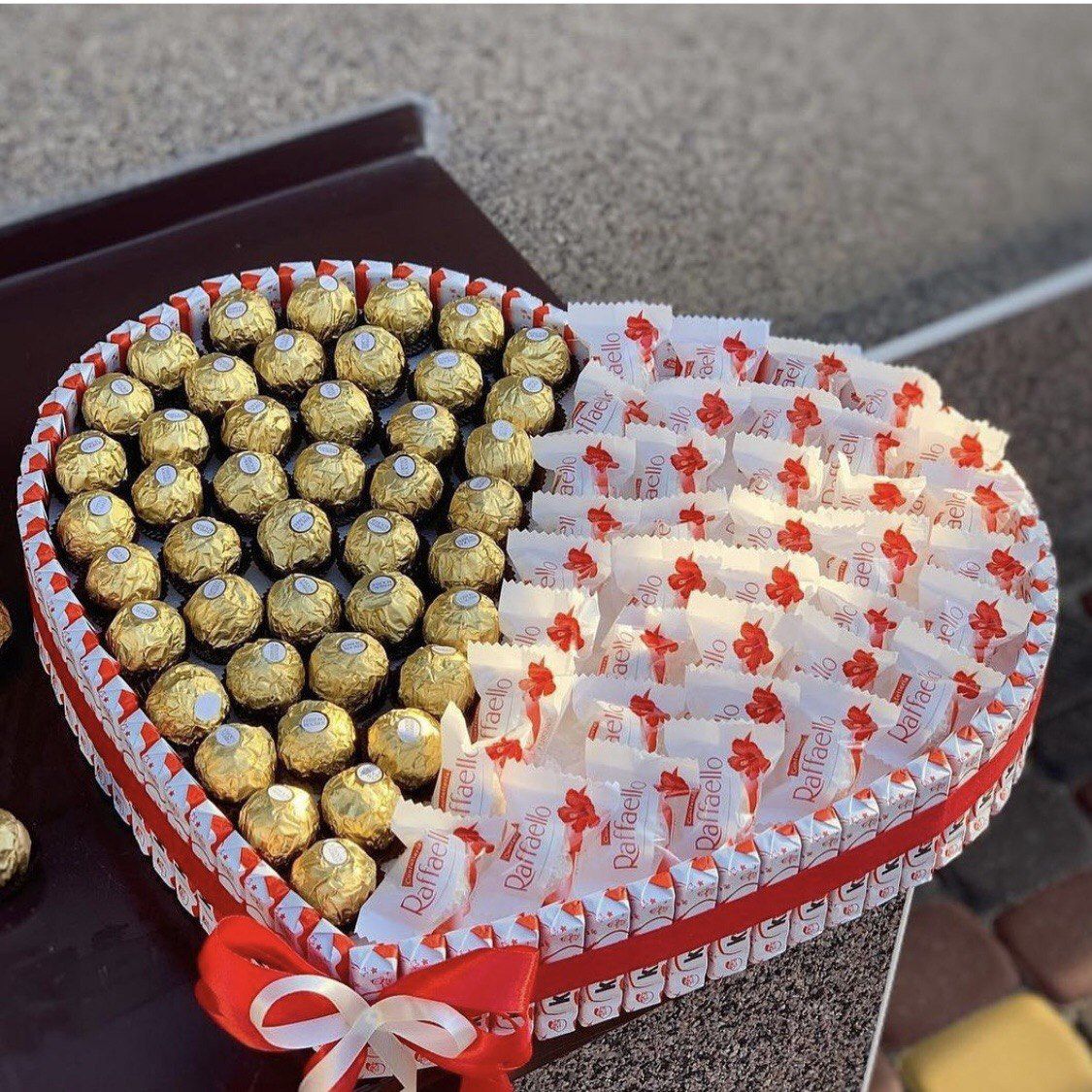 Сердце из конфет