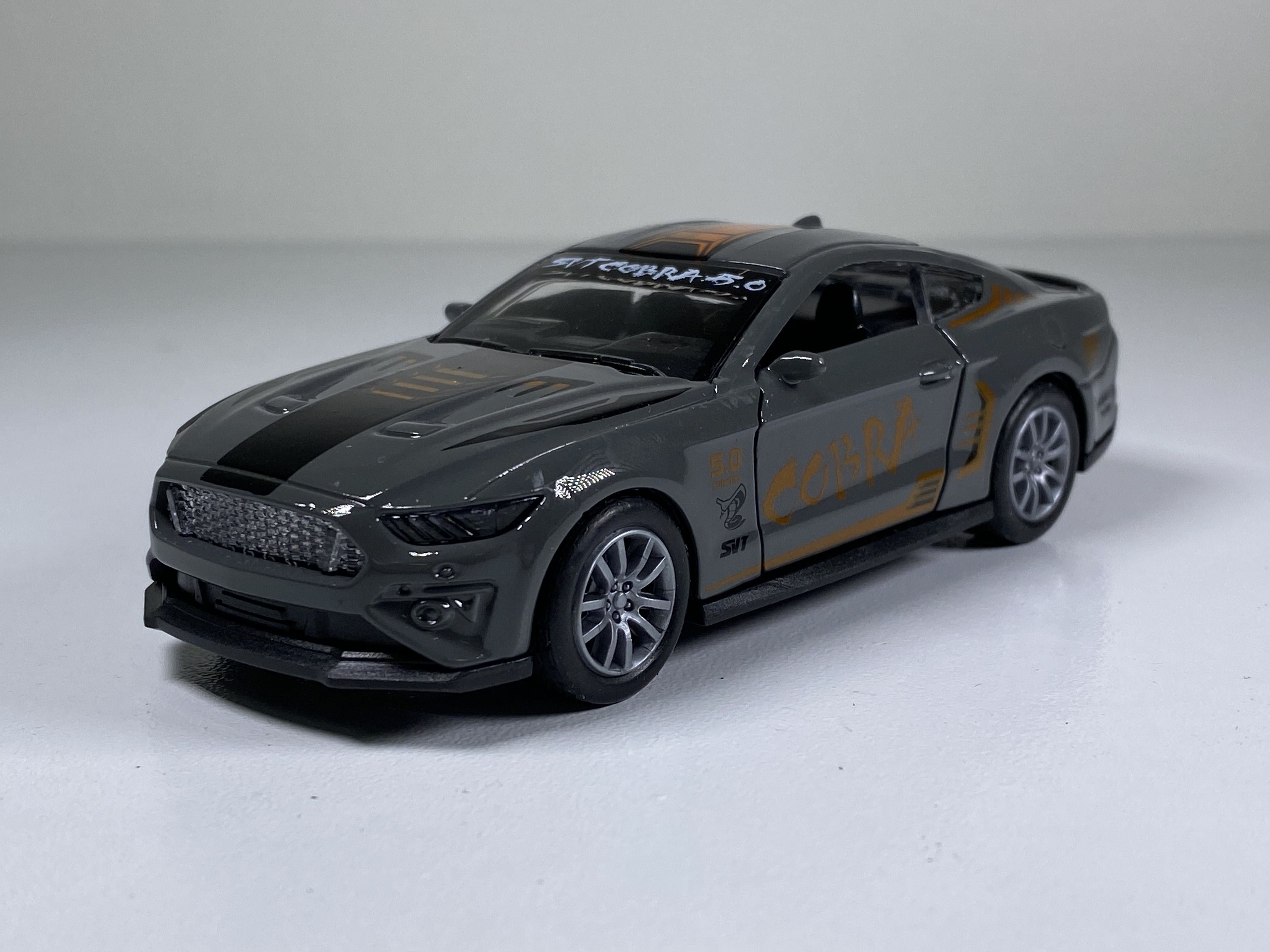Модель игрушка Ford Mustang с инерционным механизмом / 12 см / без коробки  - купить с доставкой по выгодным ценам в интернет-магазине OZON (1085926201)