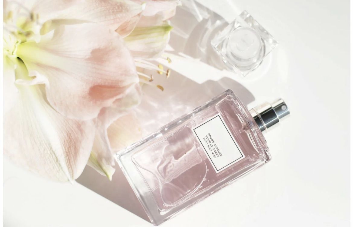 Miss dior brume soyeuse pour le corps silky body mist- 100 ml. Miss dior туалетная вода brume soyeuse pour le corps. дымка для тела диор. мисс диор дымка. туал вода мисс диор.