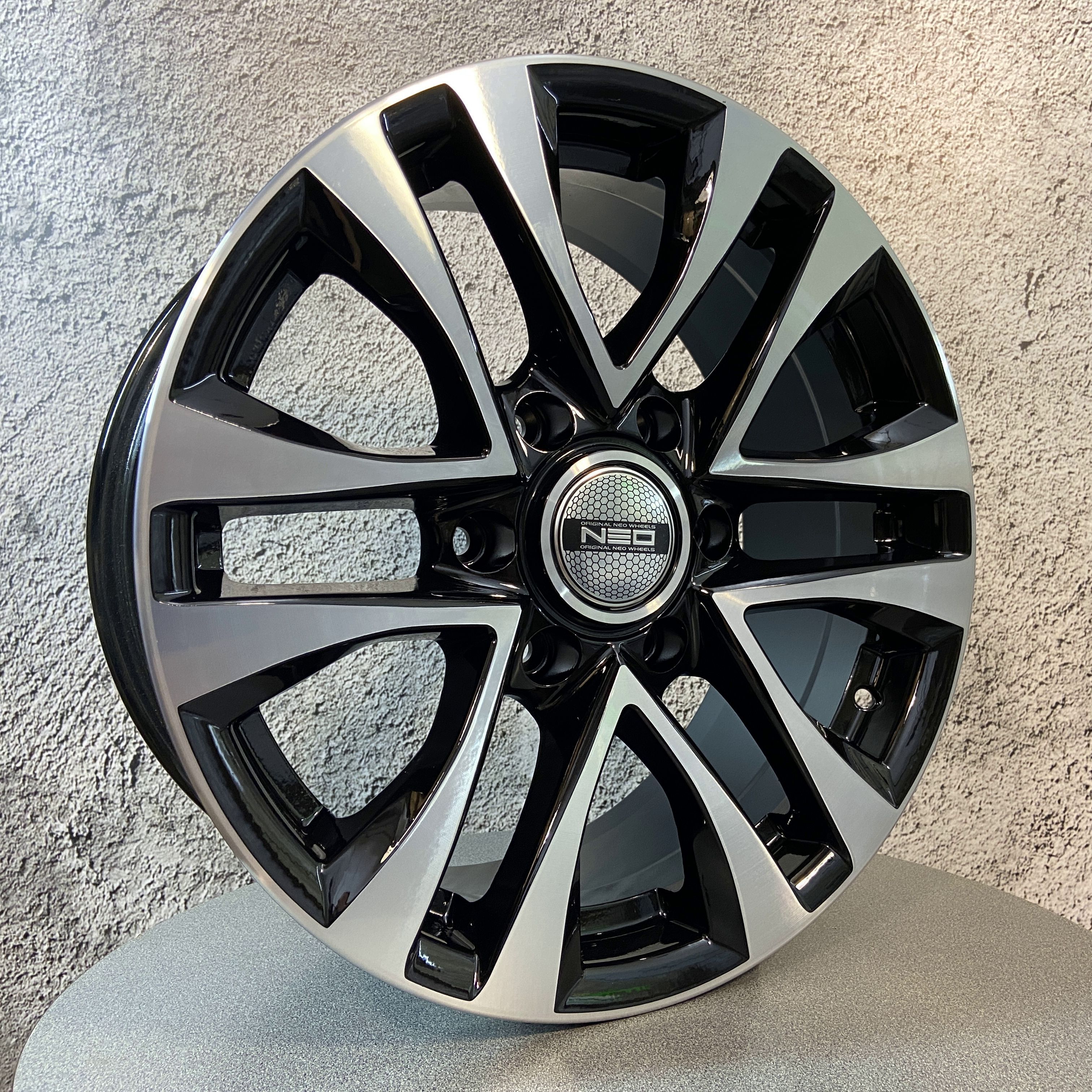 NEO  Колесный диск Литой 17x7.5" PCD6х139.7 ET35 D67.1