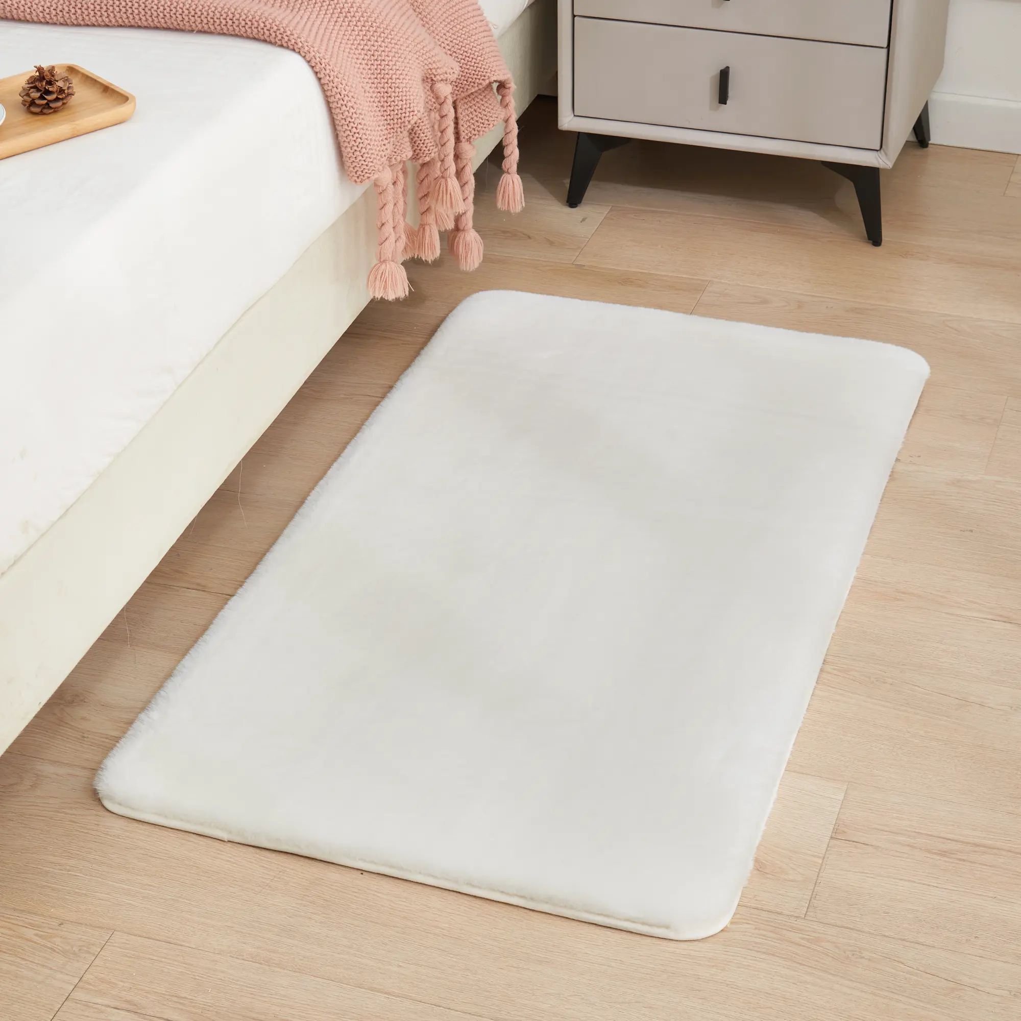 Ковер в гостиной под диваном. Ковер полиэстер bingo 50х80 см цвет темно-серый обм. Ковер голубой с бежевым. Ковер серо голубой. Коврик прикроватный sofi de marko, 0.