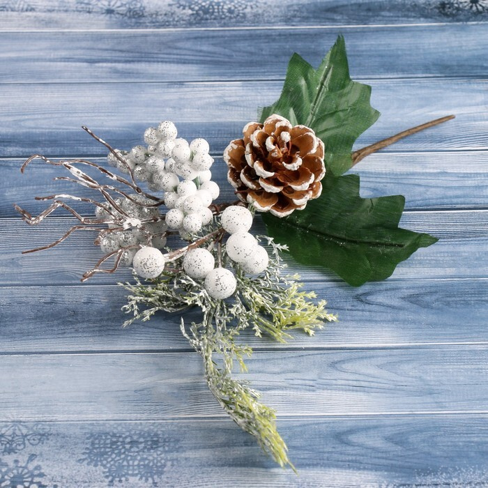 Декор "Зимняя магия" шишка белые ягоды 23 см #1