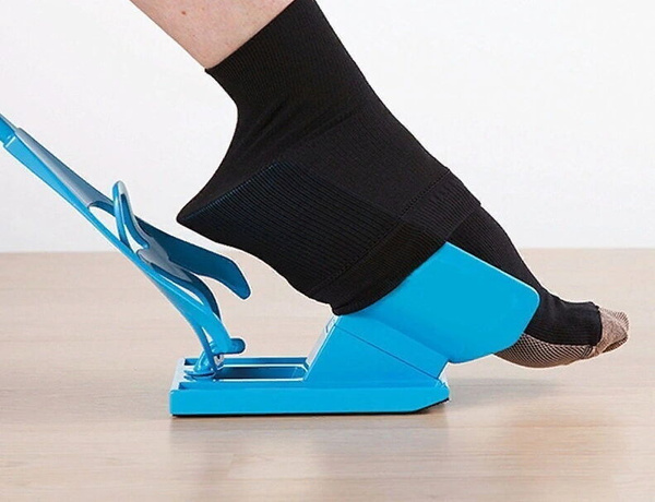Приспособление для надевания носков Sock Slider - купить с доставкой по ...