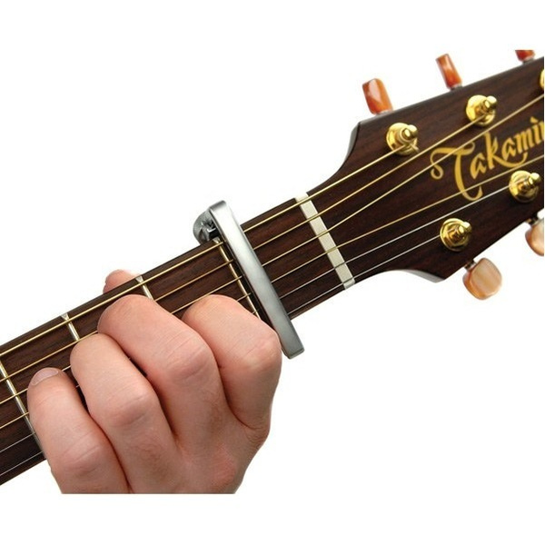D'Addario CP02 capodaster voor elektrische en westerngitaar