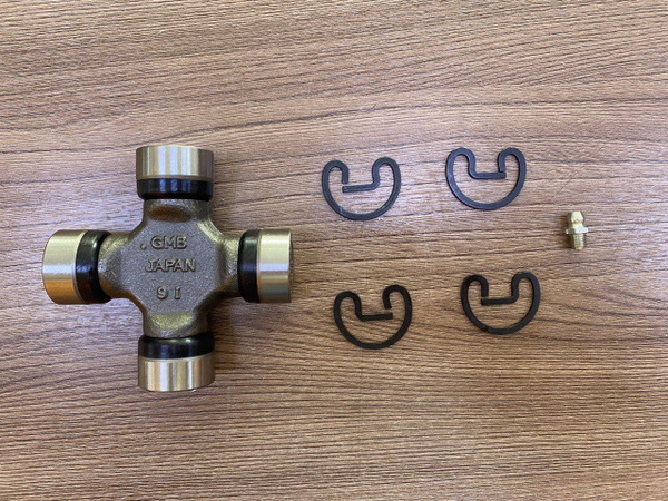 Крестовина карданного вала переднего/заднего (производитель Япония ...