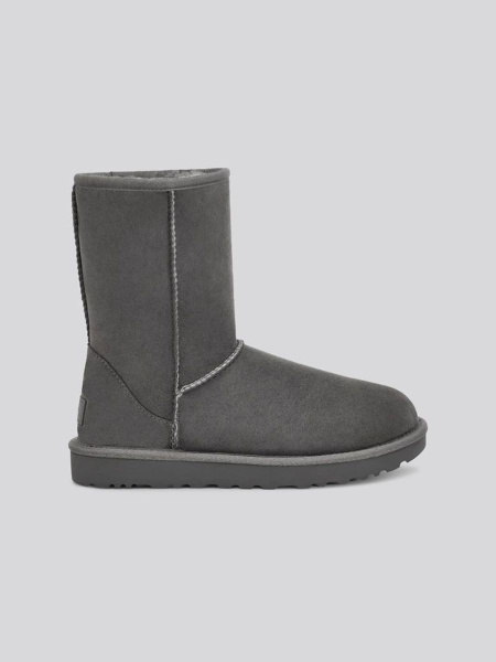 Uggs classic clearance 2