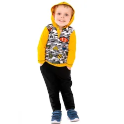 Стильный трикотажный комплект для мальчика состоит из джемпера и брюк.;
Хлопковая ткань – футер (95% хлопок, 5%  ...