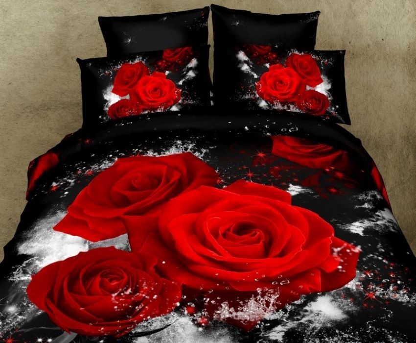 Постельное белье черное с красными цветами