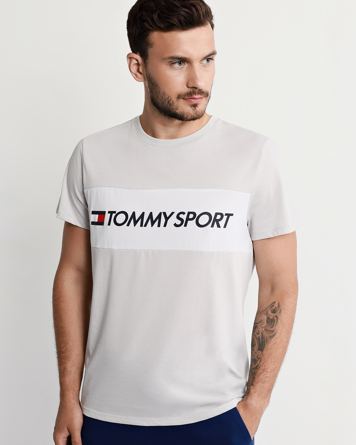 Футболка томми спорт. Tommy sport свитшот. Футболка томми спорт. Томми спорт что за бренд. Tommy sport о бренде.