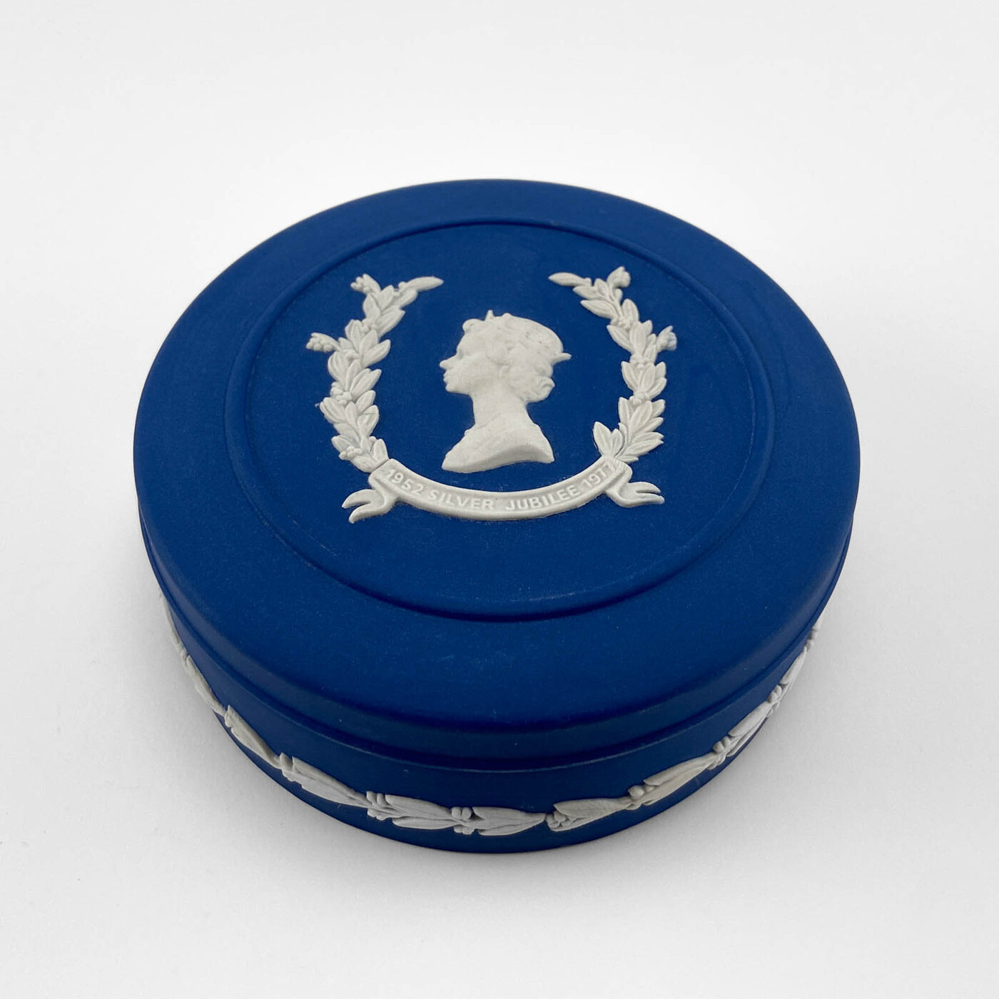 Шкатулка "Елизавета". Wedgwood, Англия, фарфор, ручная работа, 1977 год