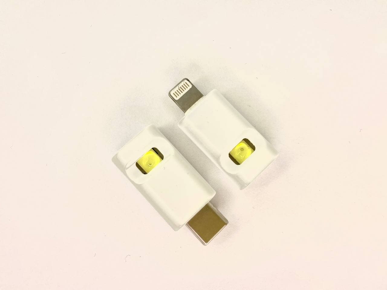 Набор из двух ультрафиолетовых бактерицидных озонирующих ламп для Iphone (Lightning), и других смартфонов (Type-C/USB-C )Компактная, работает от смартфона. УФлампа всегда у вас под рукой! UVA led lamp