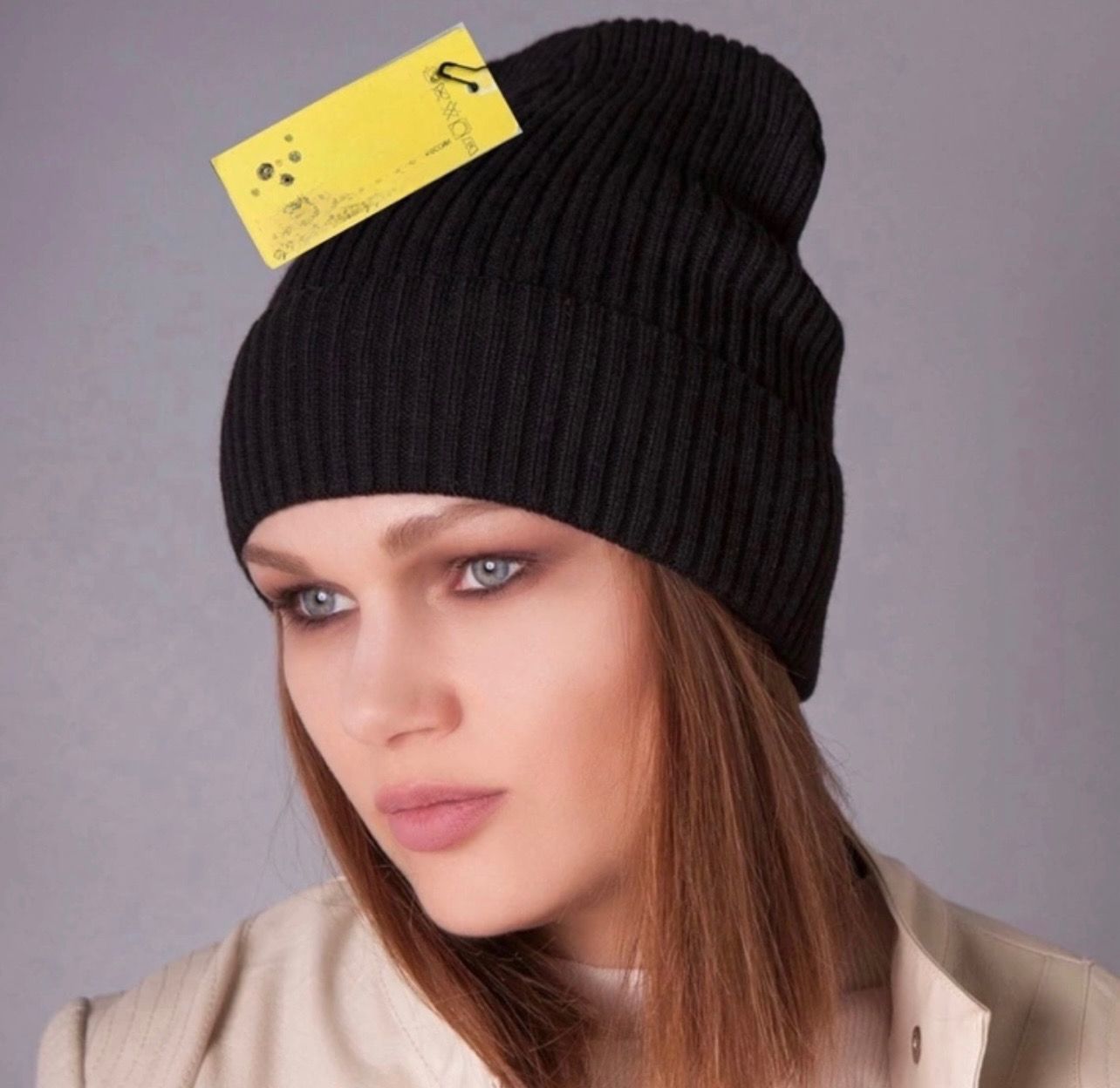 шапка dispacci 2020. Dispacci шапка 32138rg. черная стильная шапка. шапка с подворотом. черная шапка с помпоном.