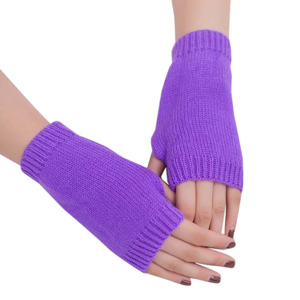 Фиолетовые перчатки без пальцев. Перчатки лиловые вязаные. Перчатки сиреневые трикотажные. Фиолетовые перчатки вязаные.