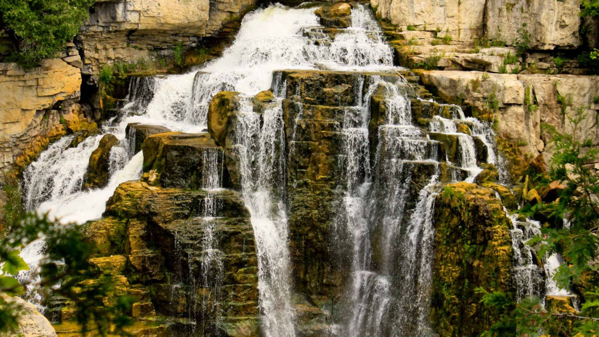 Водопады на пхукете. Водопад тон Прай. Банг ПЭ водопад Пхукет. Водопад тон АО Йон. Водопады Тайланда Пхукет.