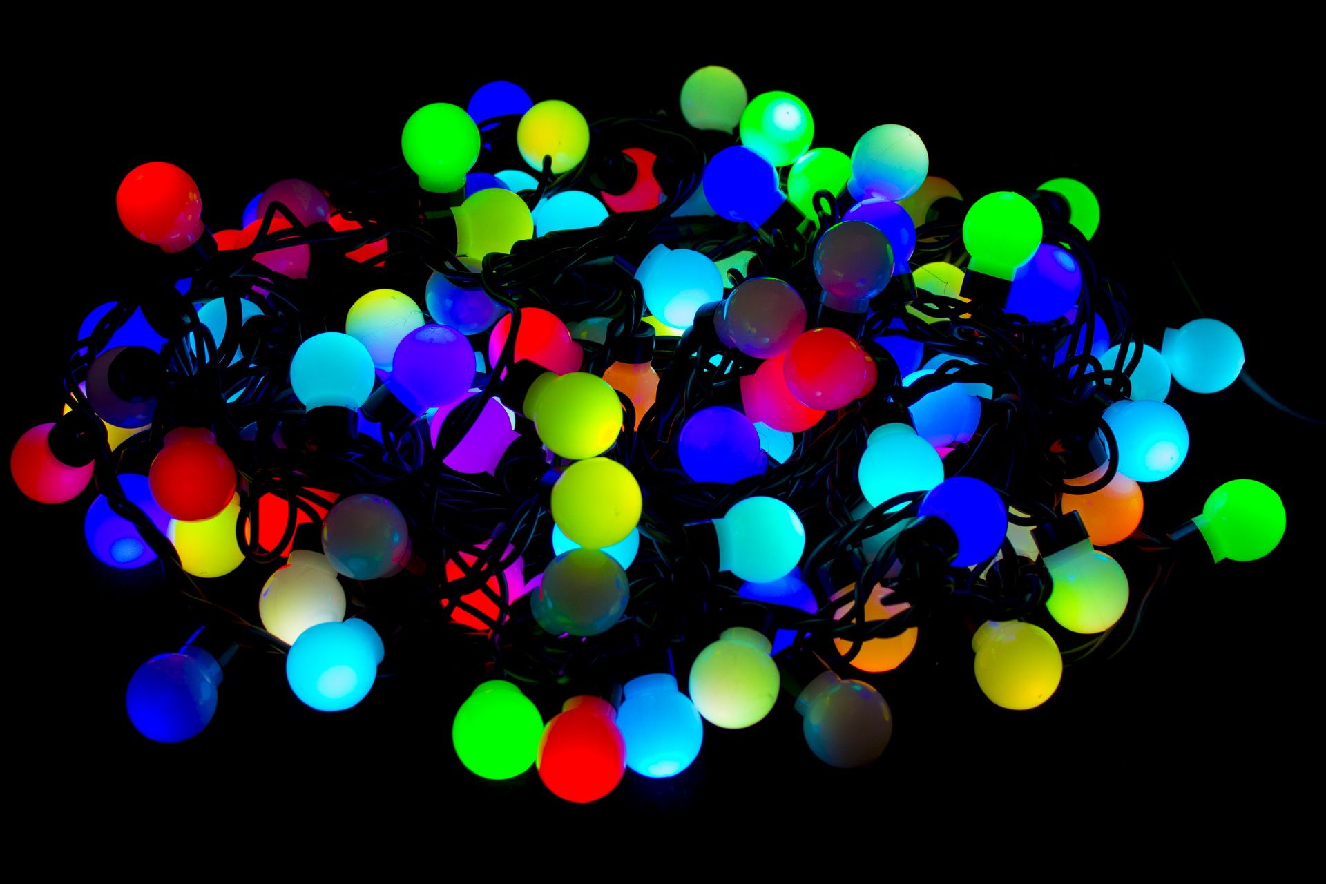 Мультишарики. Гирлянда "шарик в шаре" 2,5см led, RGB, 4м. Уличные светодиодные Мультишарики RGB 10 М. IP 67. Гирлянда 40led RGB шарики. Гирлянда с разноцветными шарами.