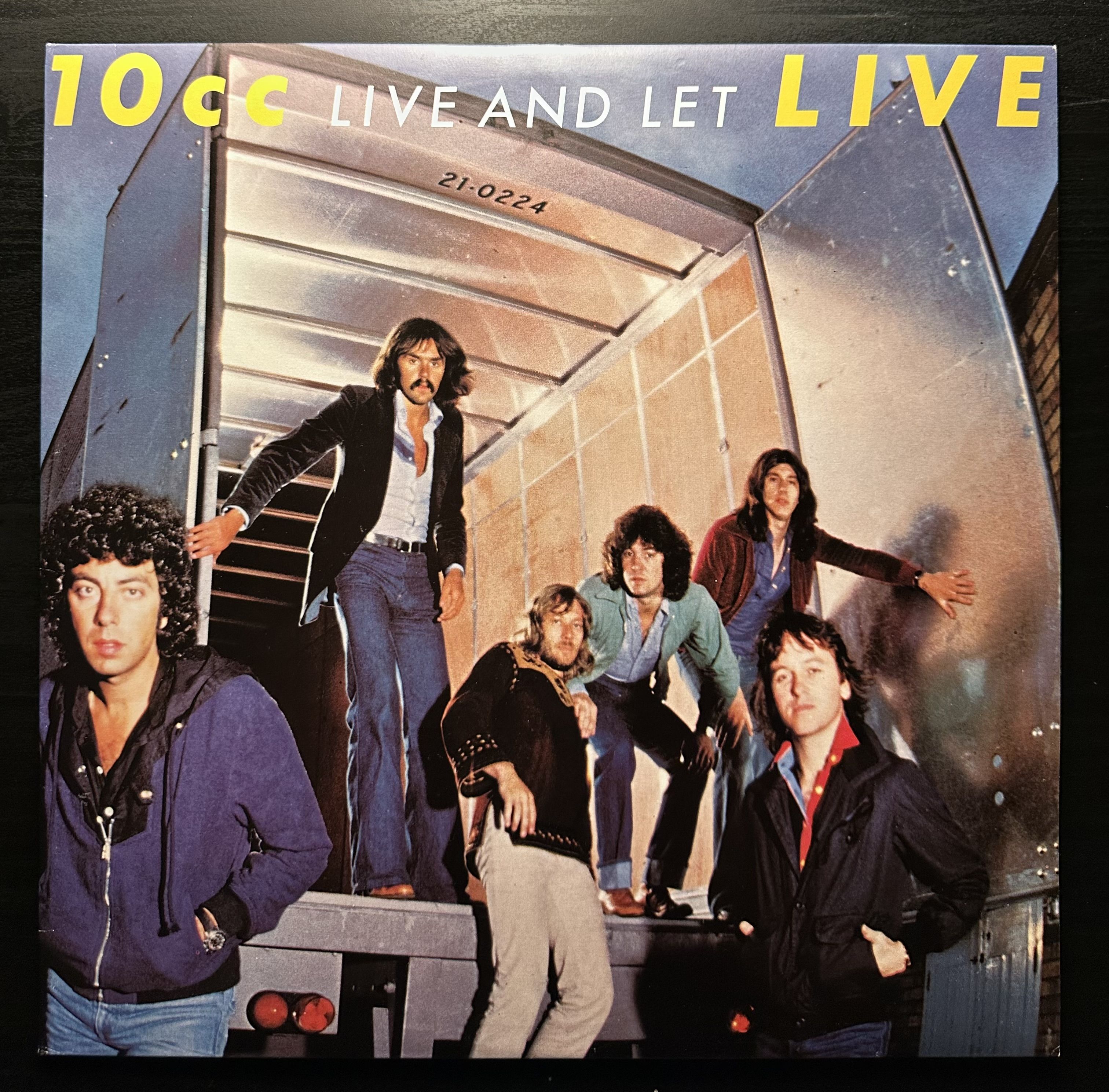 T me cc live. 10cc – 1977 - Live and Let. 10cc 1973. 10 Cc "Bloody Tourists". 10cc фото группы.