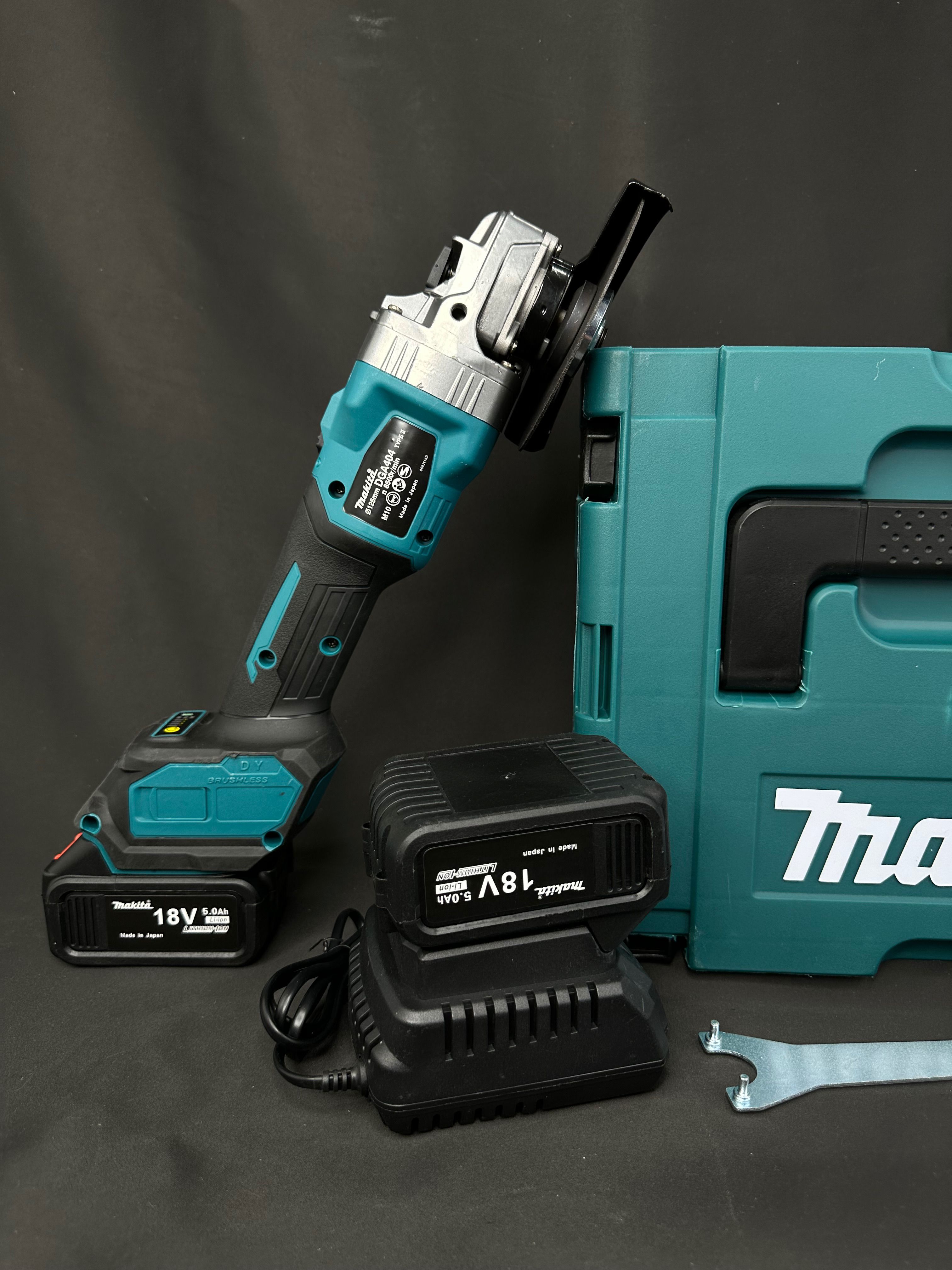 Ушм makita 125 аккумуляторная. Макита УШМ 125 аккумуляторная. Электроинструменты Макита. Зачистные инструменты. Виды болгарок инструмент.