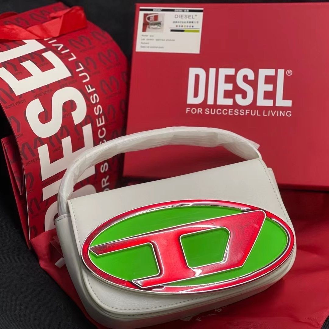 Сумка дизель сколько. Сумка ДИЗЛ. Сумочка Diesel. Сумка дизель оригинал. Diesel барсетка.