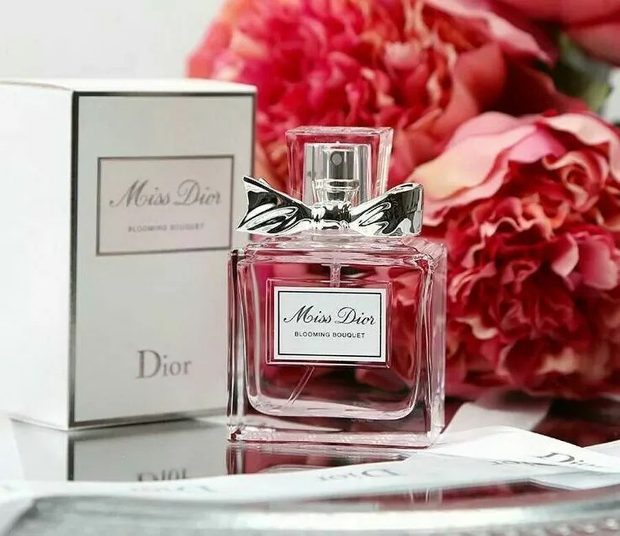 Miss dior парфюмерная вода. Духи Miss Dior Blooming Bouquet. Miss Dior Blooming Bouquet 100 ml. Туалетная вода Мисс диор Блуминг букет. Туалетная вода диор Мисс диор Блуминг букет.