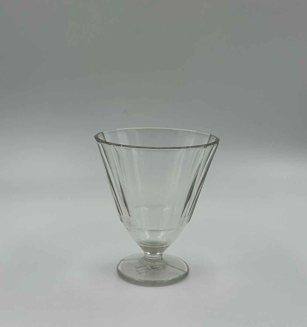 Дятьковский хрусталь лафитники 50 мл. Лафитник "гранёный ампир-50" хрустальная рюмка на оловянной ножке. Граненые рюмки на ножке. Лафитник граненый гусь хрустальный. Граненые рюмки на ножке.