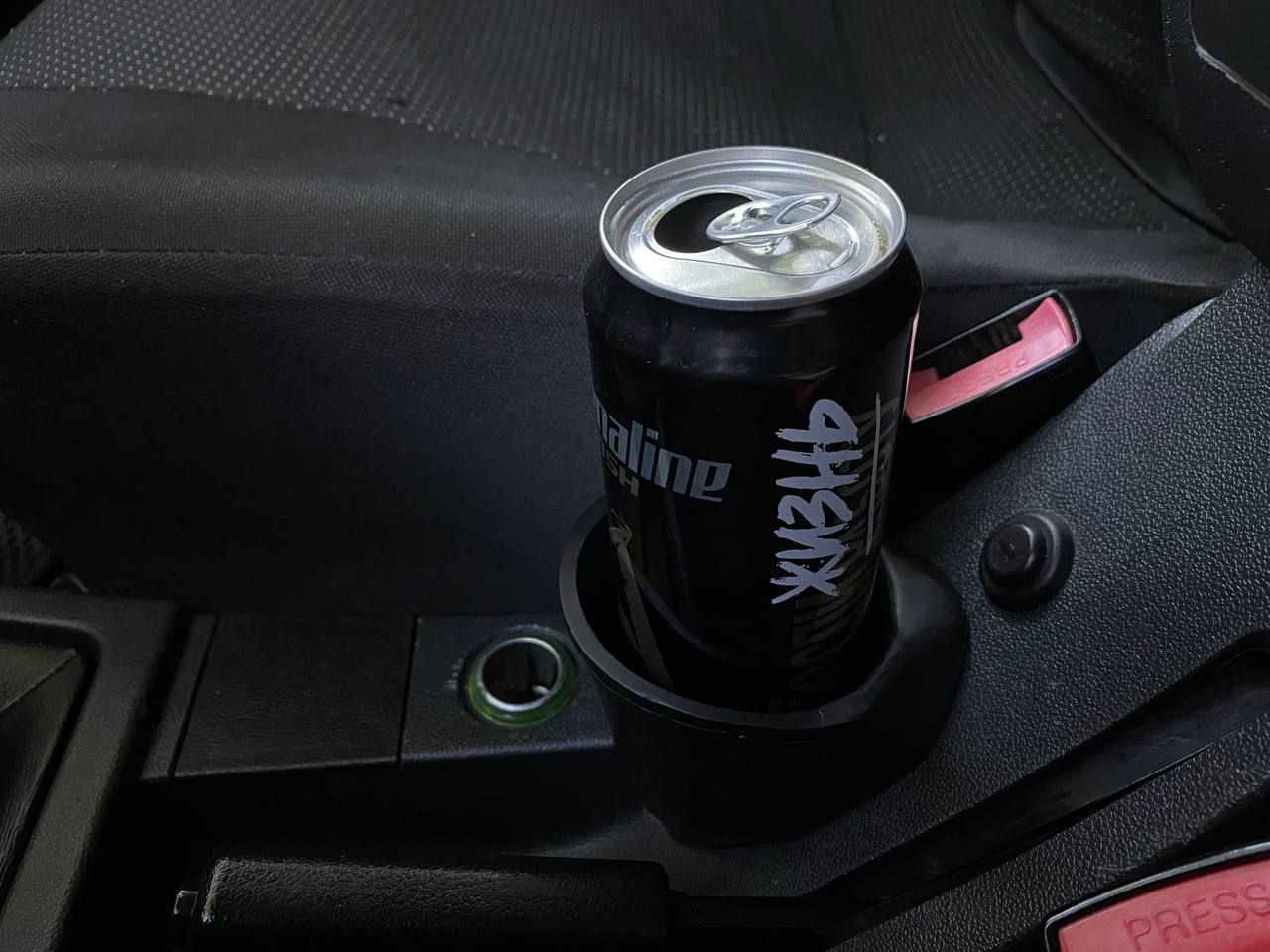 Подстаканник приора 2 в приору. Подстаканник лада приора 2. Подстаканник от приоры 2 в приору. Подстаканник в приору 1. Лайфхаки приора 2.