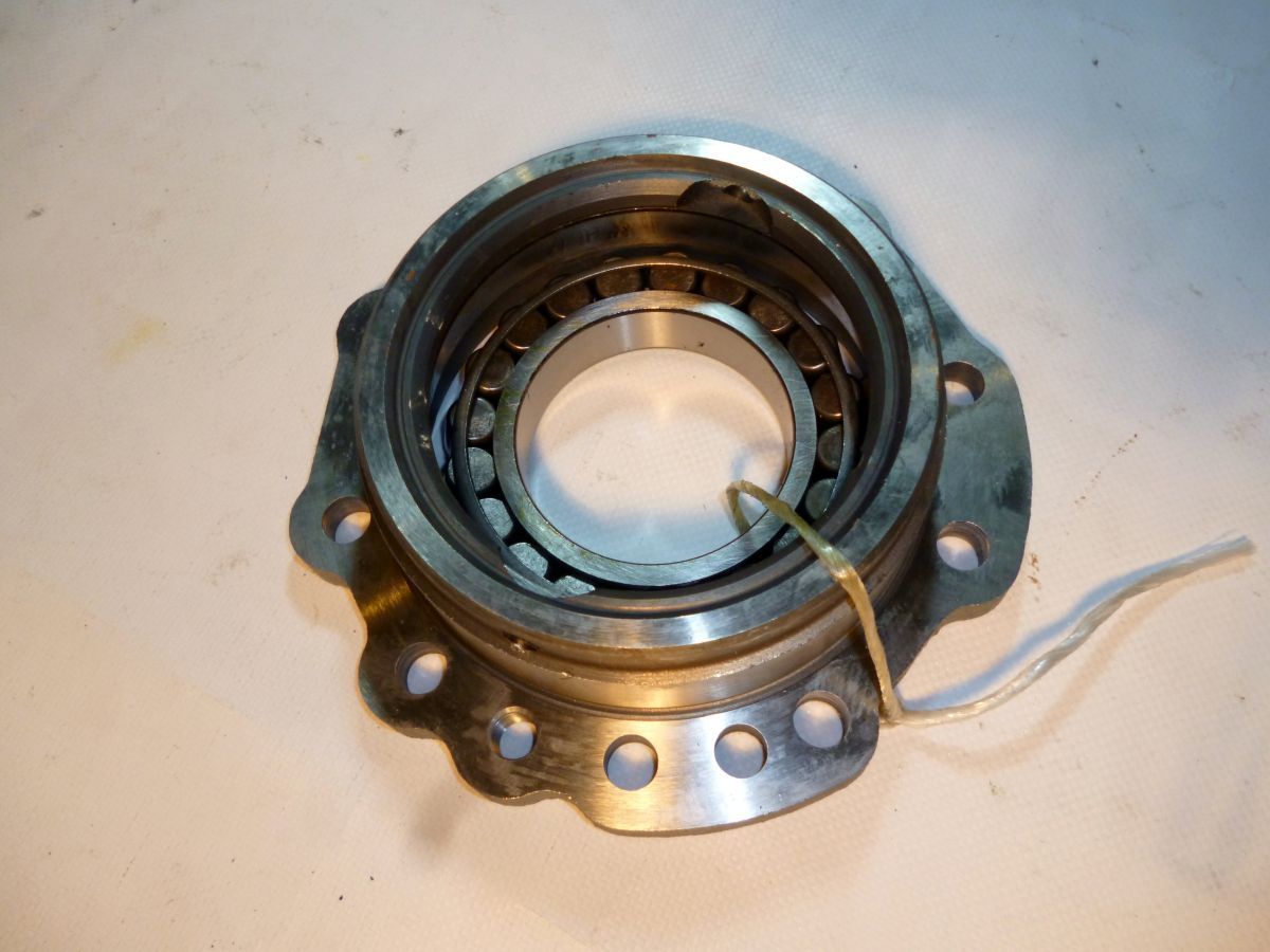 стакан камаз. гнездо подшипника кпп (оао камаз) 14. стакан камаз. 5320-2402112 стакан подшипника. стакан камаз.