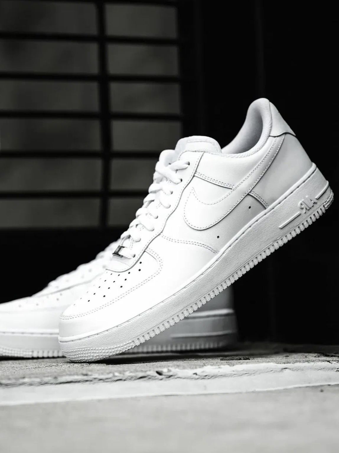 Найк форсы мужские белые. Nike Air Force 1 White. Nike Air Force 1 Low White. Nike Air Force 1 белые. Nike Air Force 1/1.