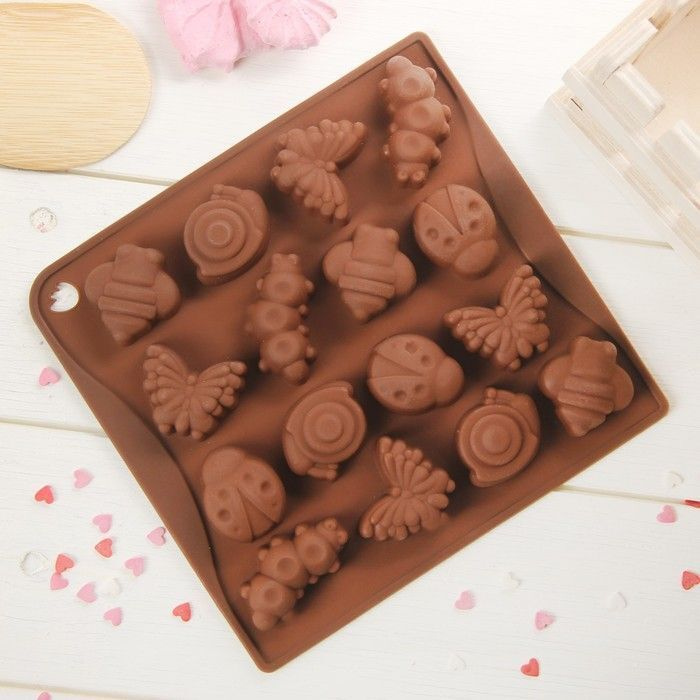 Форма для шоколадных конфет силиконовая "Бабочки-пчелки", 16 ячеек  #1