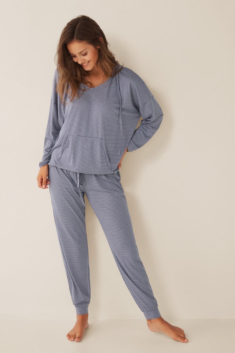 Название пижам. Пижама удлиненная. Название для магазина пижам. Машина под названием пижама. Woman Pyjama with long Jacket.