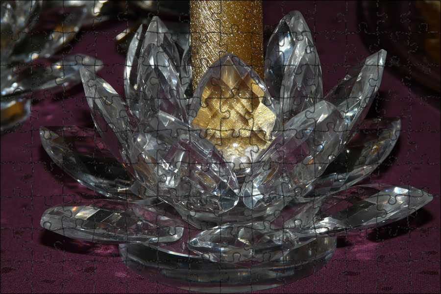 Свеча хрусталь. Подсвечник из стекла. Свеча в хрустальном бокале. Подсвечник из стекла. Баккара подсвечник.