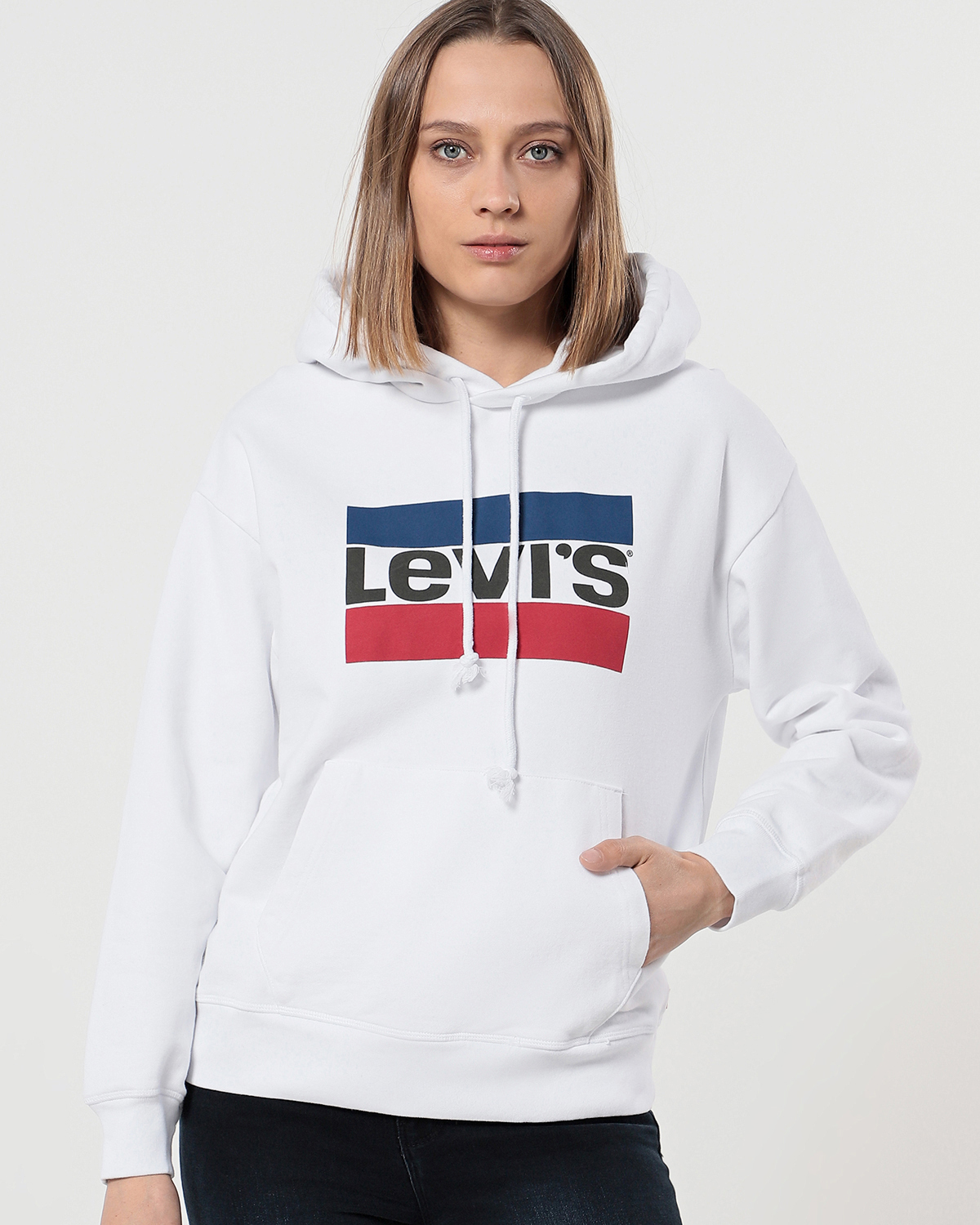 Худи тюмень. Худи левайс женская. Белое худи левайс. Худи Levi's graphic Standard Hoodie. Толстовка Levis graphic Standard Hoodie женщины 18487-0133 s.