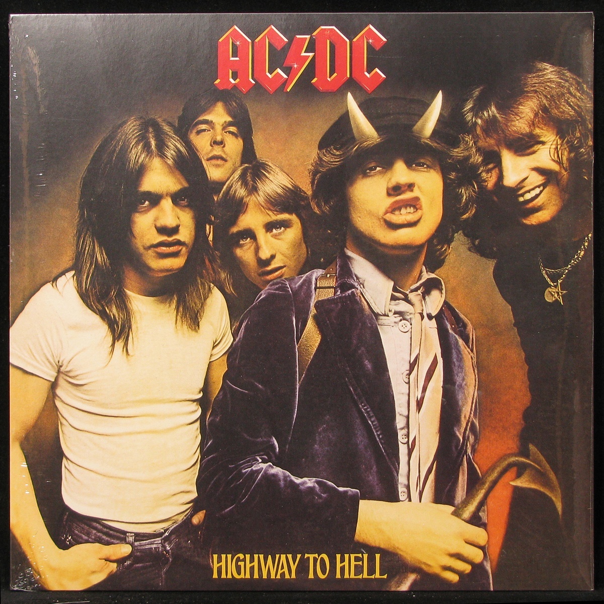 Альбомы зарубежных групп. AC DC 1979. AC DC 1979 альбом. AC DC Highway to Hell 1979 обложка. AC DC Highway to Hell альбом.