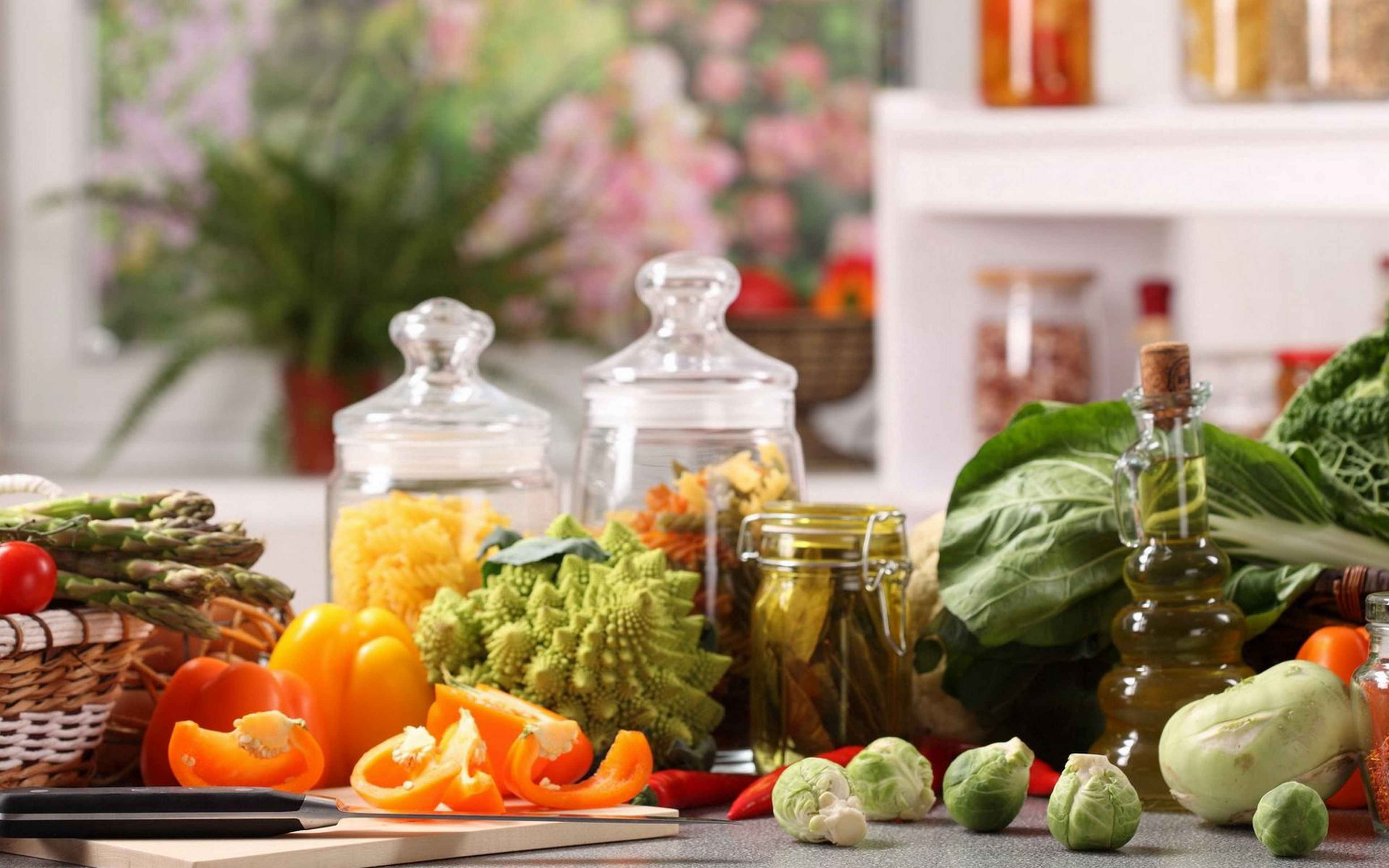 Можно ли овощи в пост. Овощи "кухня". Овощи на столе. Продукты на кухне. Здоровое питание.
