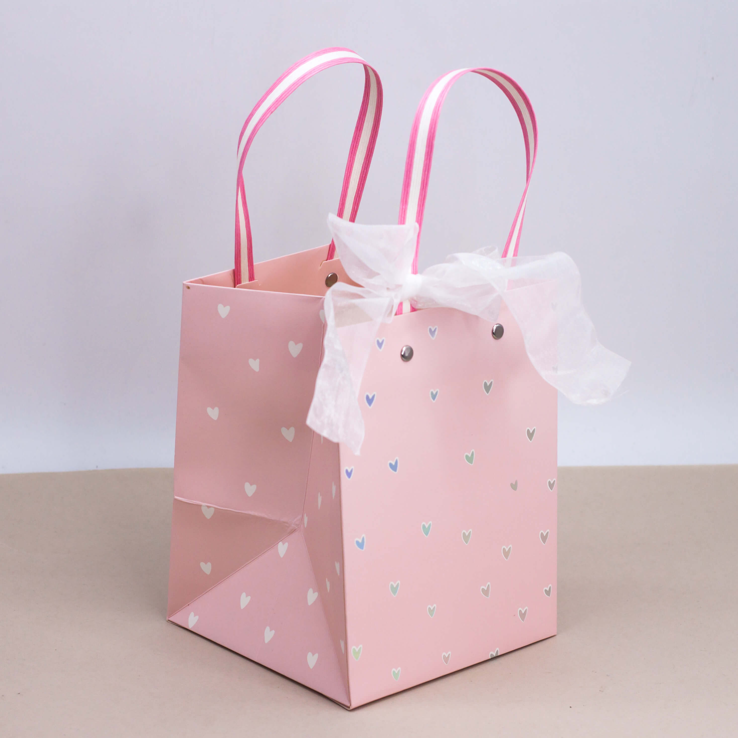 бумажный пакет с кручеными ручками. подарочный пакет кэт 48. выполнить пакет. выполнить пакет. расписываем подарочный крафтовый пакет.