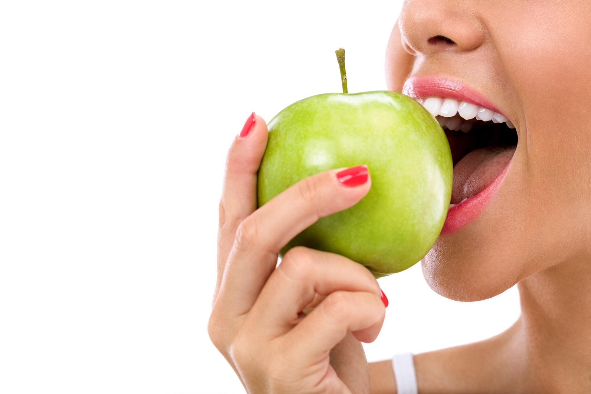Яблоко едят до еды или после. Кусает яблоко. Грызет яблоко. Девушка кусает яблоко. Человек кусает яблоко.