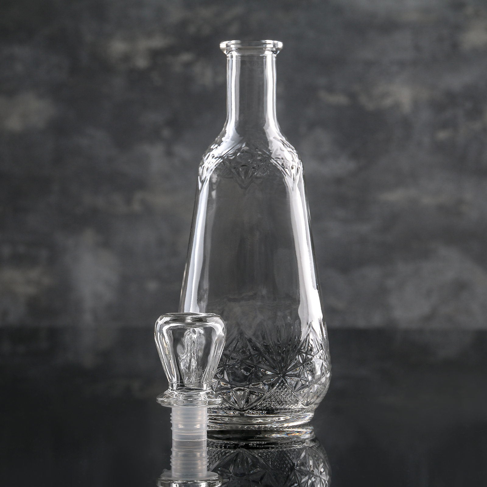 графин ярославль бар. графин пиэркуб 500л. графин свободы 9. "ностальгия"/// 29330. хрустальный графин с серебром.