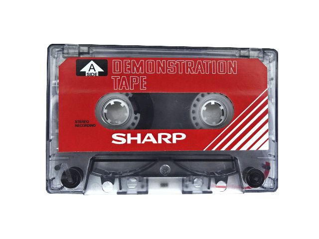 Кассета sharp. Sharp cassete. аудиокассеты sharp. демо кассеты sharp. кассета от магнитофона.