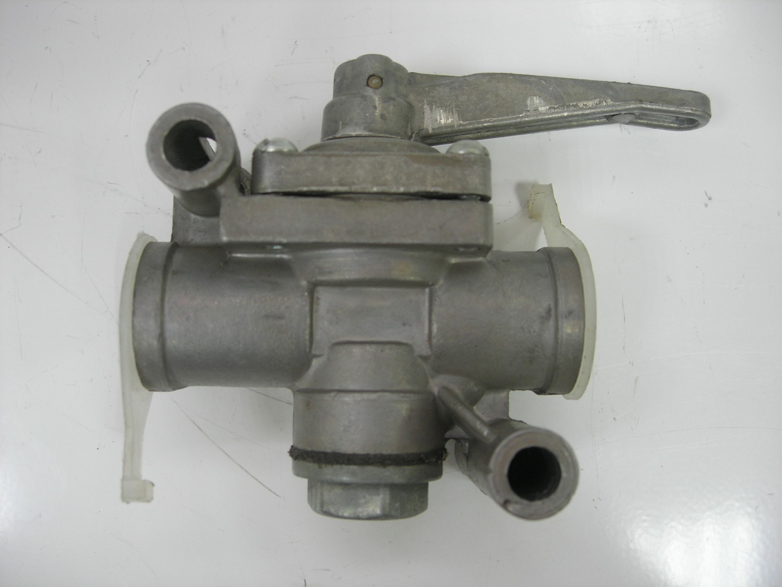 100-3520010 кран разобщительный. Кран тормозной разобщительный. Кран разобщительный (рааз рославль) 100. Кран тормозной разобщительный. Кран разобщительный камаз.