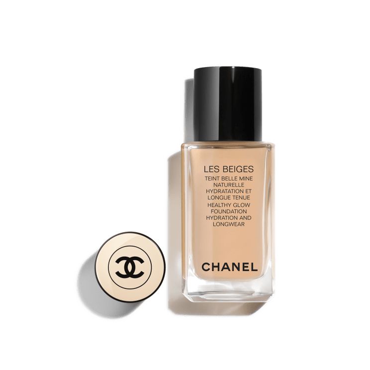 Les beiges teint belle mine naturelle. Шанель les Beiges. Les Beiges Chanel тональный крем. Chanel les Beiges healthy Glow Foundation Hydration and Longwear. Тональный флюид Chanel Lip BEGEES.