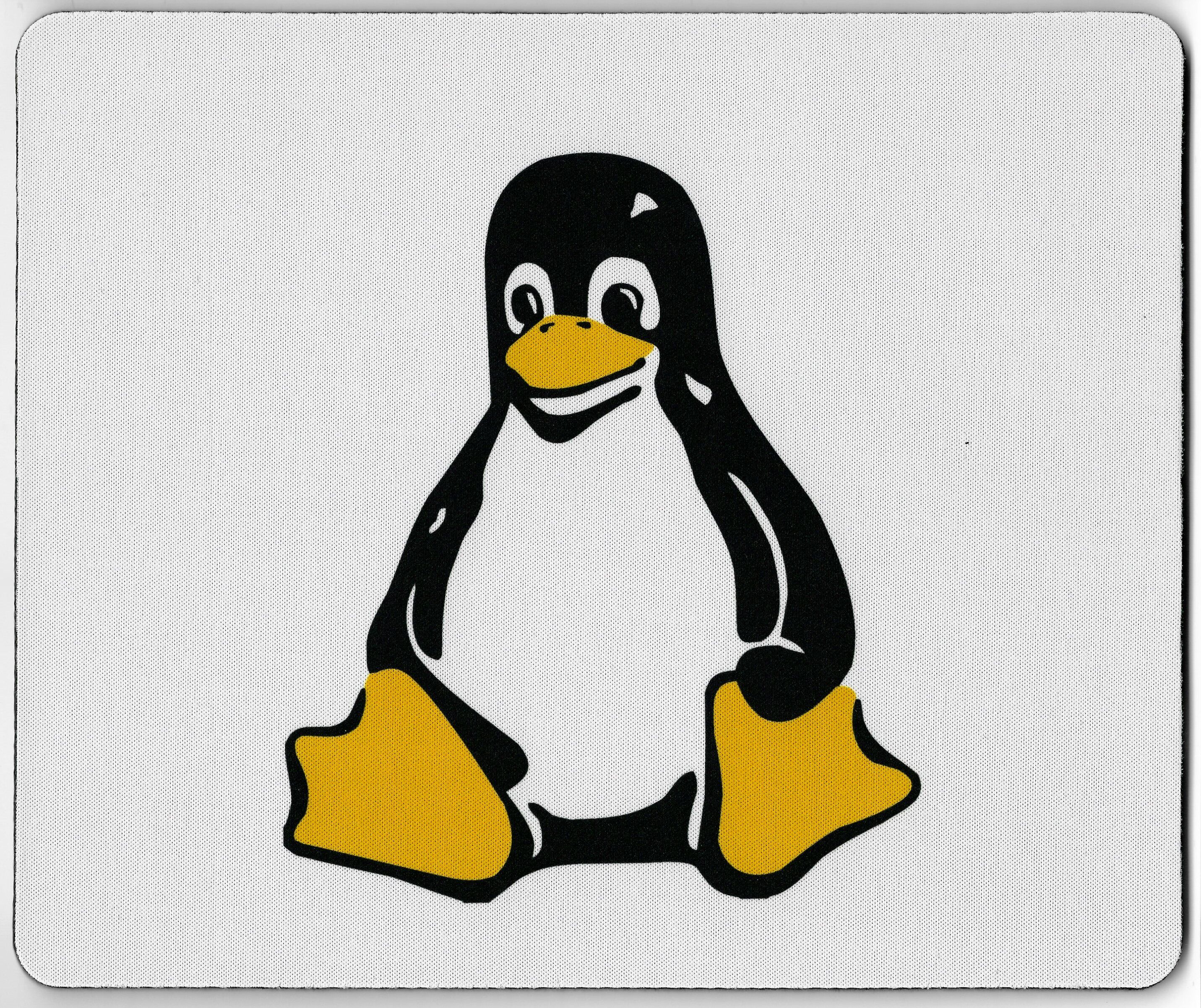 Пингвин linux на черном фоне
