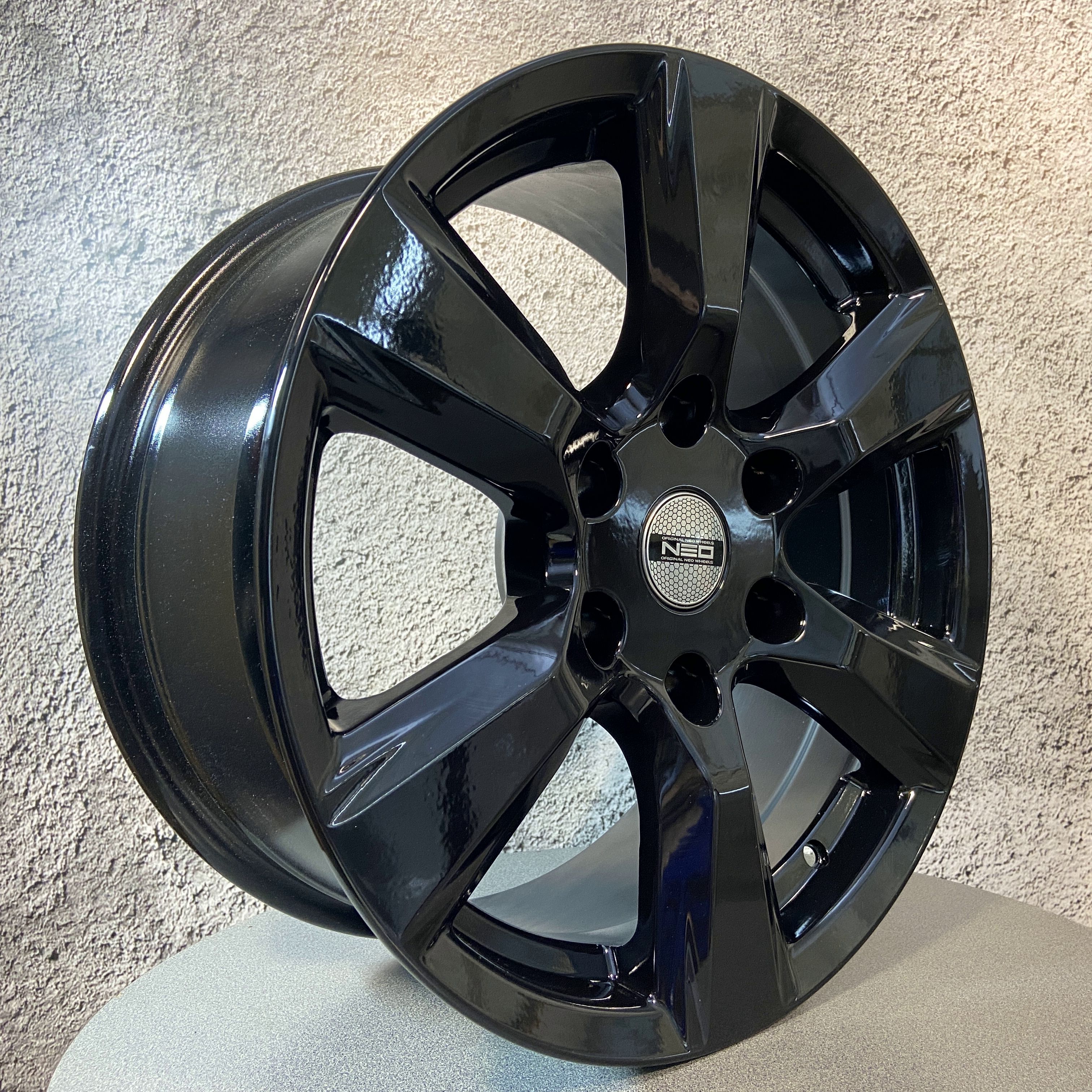 NEO  Колесный диск Литой 17x7.5" PCD6х139.7 ET25 D106.1