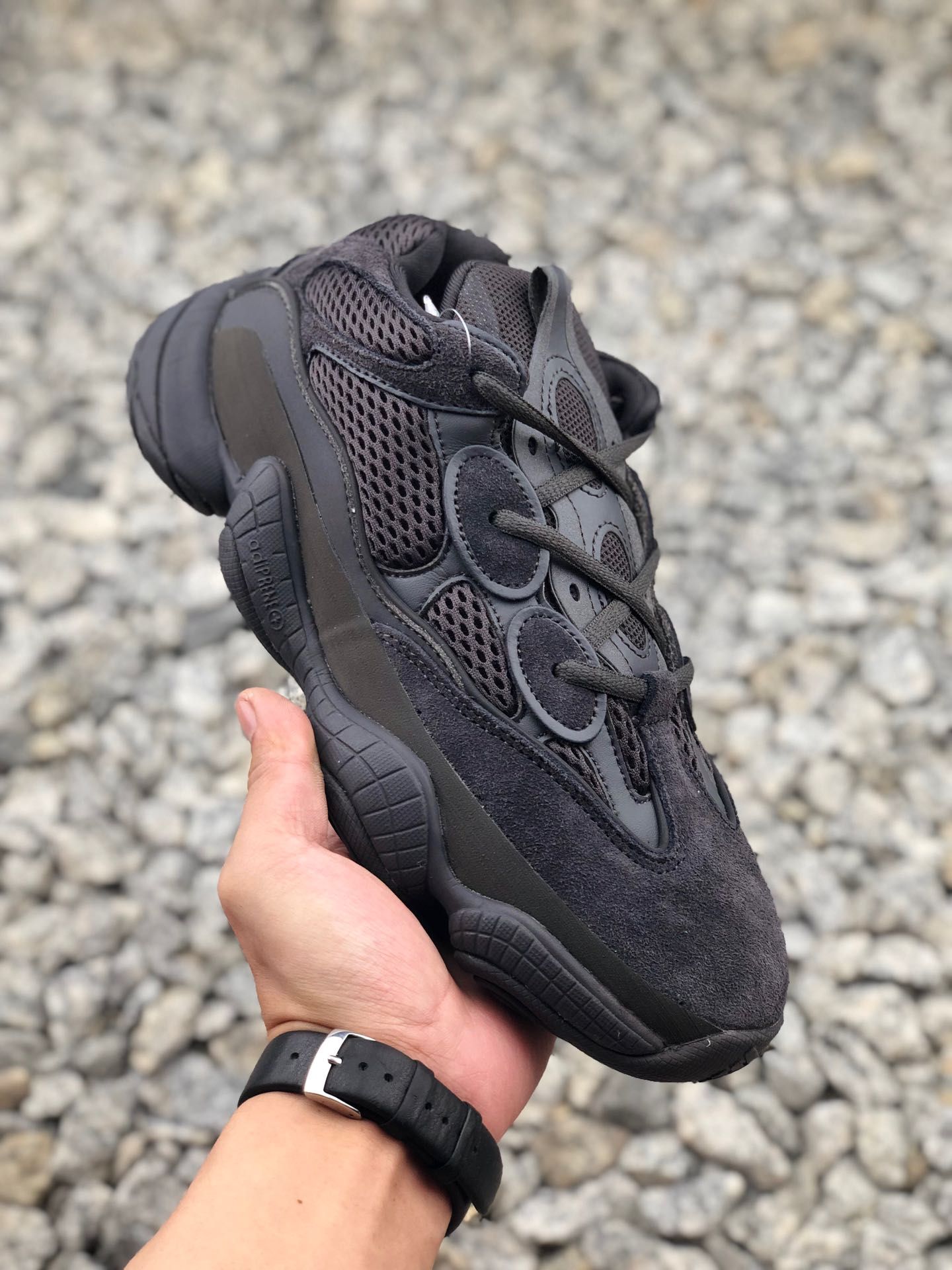 Yeezy triple clearance black 500